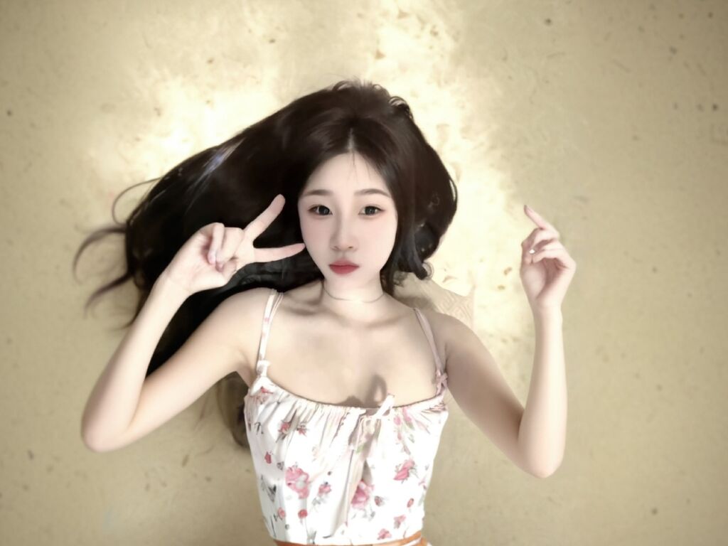 LucyJohn></p>

       
    </div>
    </div>
</div>
<div class=